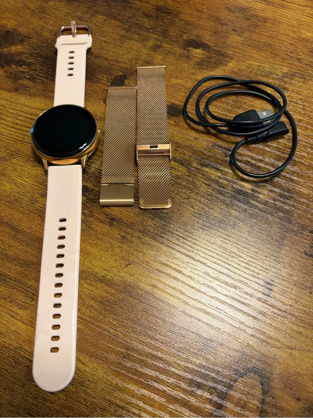Sold /Rose Gold Smartwatch Bundle + 2 Bands (Silicone & Metal) + Charger